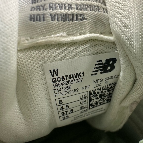 New Balance 574 Women's Running Lace-up Sneakers Size 5 READ - Picture 10 of 11